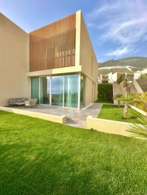 Queen’s Luxury Vila 111/A